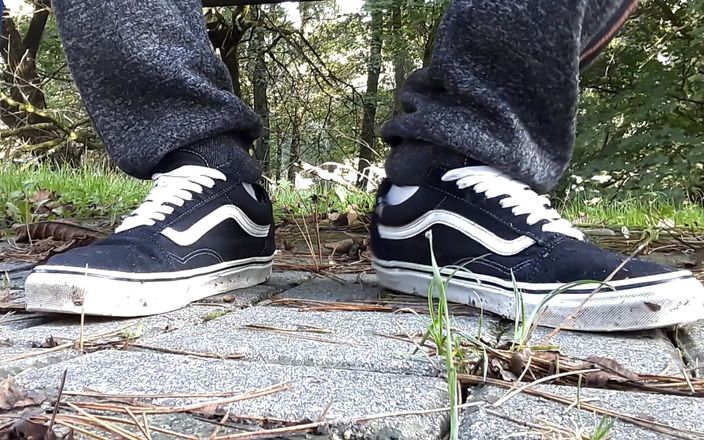 Vans play: Игра с обувью в моем фургоне