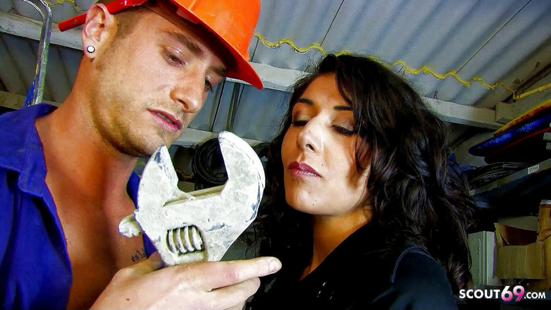 Full porn collection: Сексуальна секретарка Лу з волохатою кицькою відтрахана босом в дупу