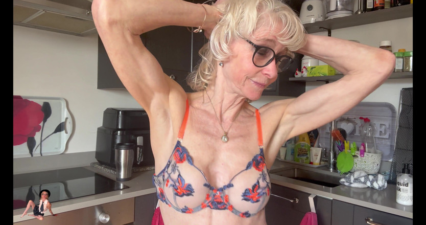 Deeliteful Jacy: Kitchen Chores