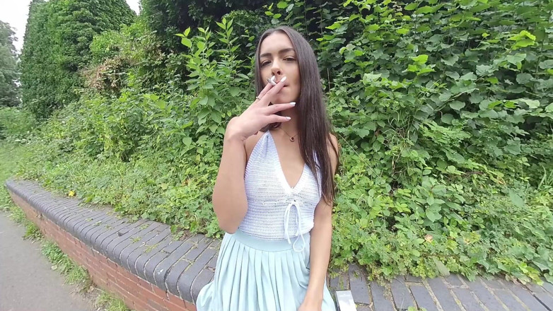 VR smokers HD-2D Videos Only: Kim Model - atasan rajut