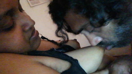 Tina Baby: Drażni opuchnięta sutki mojej cioci