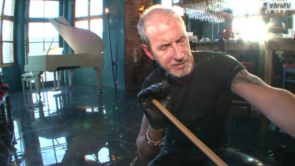 Absolute BDSM: Des esclaves allemandes pissent - film BDSM complet
