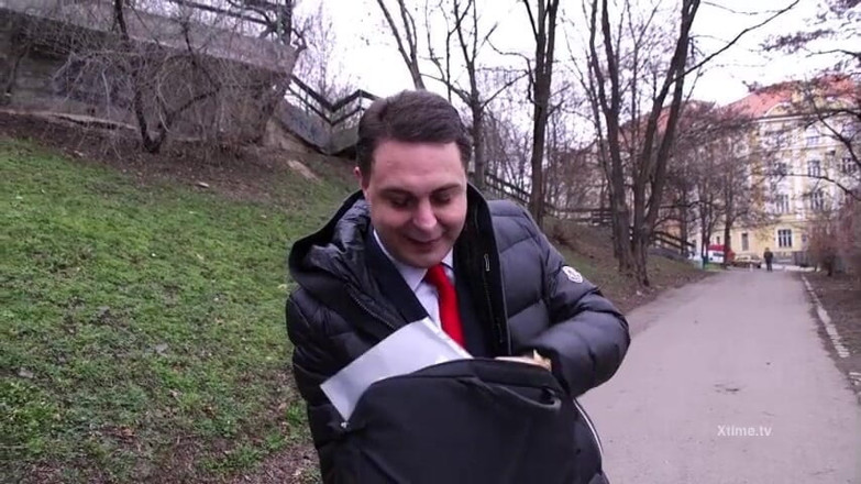Andrea Dipre Channel: Pompino in un parco per il re del trash porno...