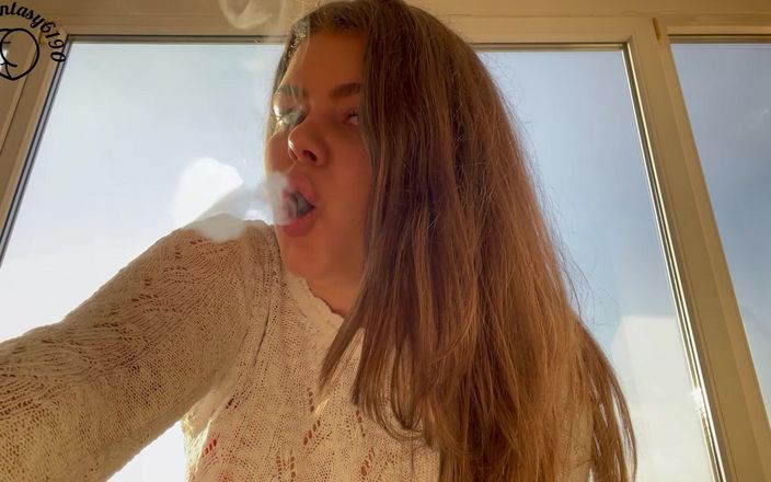 Your fantasy studio: Latina che fuma al tramonto