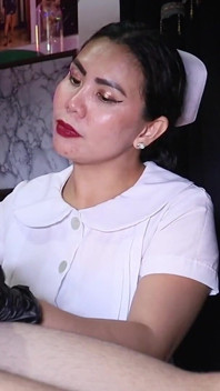 Jururawat kejam berbunyi dan orgasme merosakkan