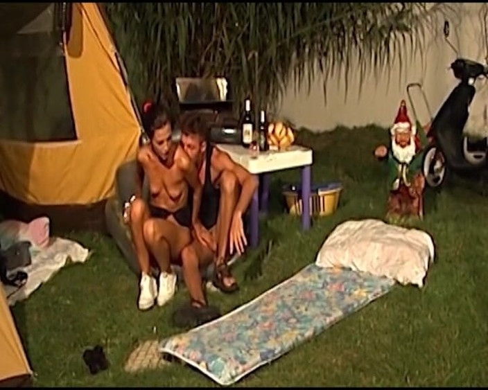 Hardcore German Club: Süßes teen aus deutschland wurde von großem schwanz gefickt