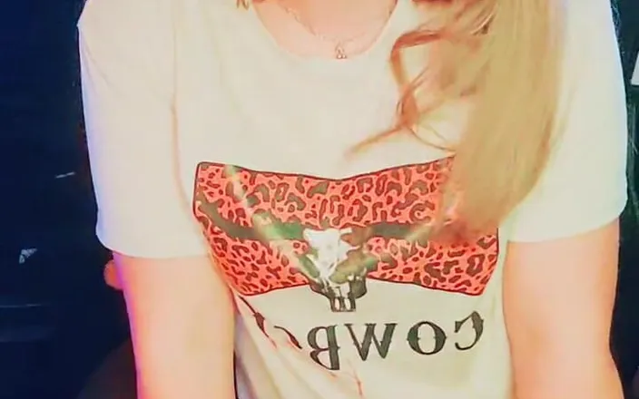 Alli Anderson: Živě 8-3-23