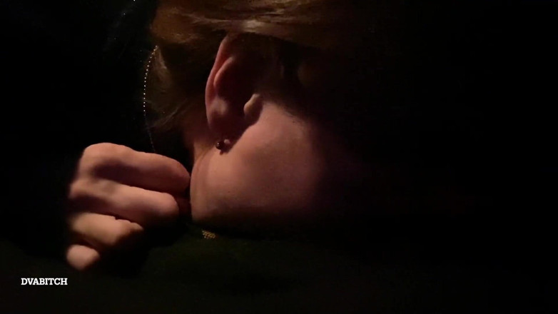 Dvabitch: Późna noc zbliżenie samochodu sex oralny