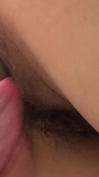 Japon orta yaşlı seksi kadın azgın bir adama amını yalatıyor ve şımartıyor