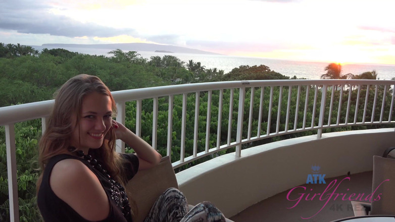 ATK Fans (Girlfriends): Liburan virtual hawaii dengan samantha hayes 3/6