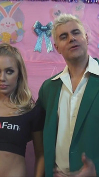 Nicole Anniston Fucks Fan! Big Boob Blonde Bitch Blesses Fan Penis.