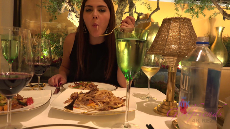 ATK Fans (Girlfriends): Virtueller urlaub Las Vegas mit Valentina Nappi 1/2