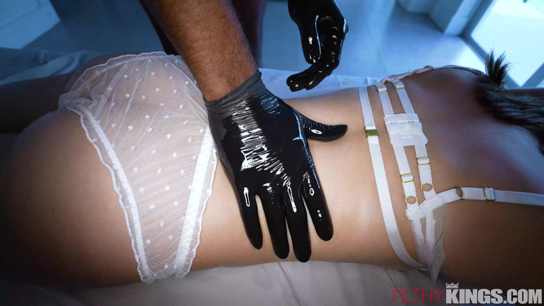 Filthy Kings: Leana Loves masaj yapıyor ve dolduruluyor
