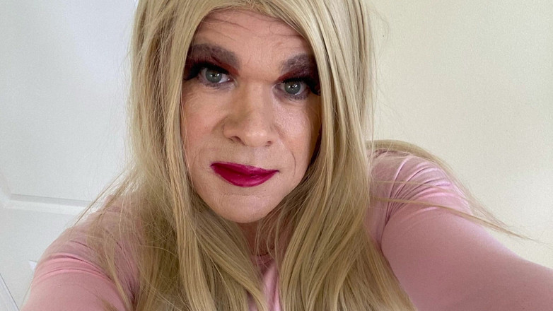 MadisonCD2025: Crossdressing trans compilação de roupas putas e sendo uma prostituta...