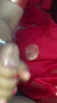 Desi bhabhi yang baru menikah mengisap kontol besar bos barunya