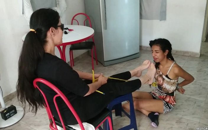 Selfgags Latina Bondage: De formare de Pocahontas