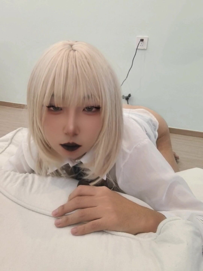 CD_XiXiouo: 작은 자지에 만족하지 못하는 섹시한 중국 레이디보이, 흑인 대물 자지에 진정한 쾌락을 선사하는 그녀