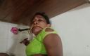 Fully loaded vid: Desi Village Aunty Sex på toalett