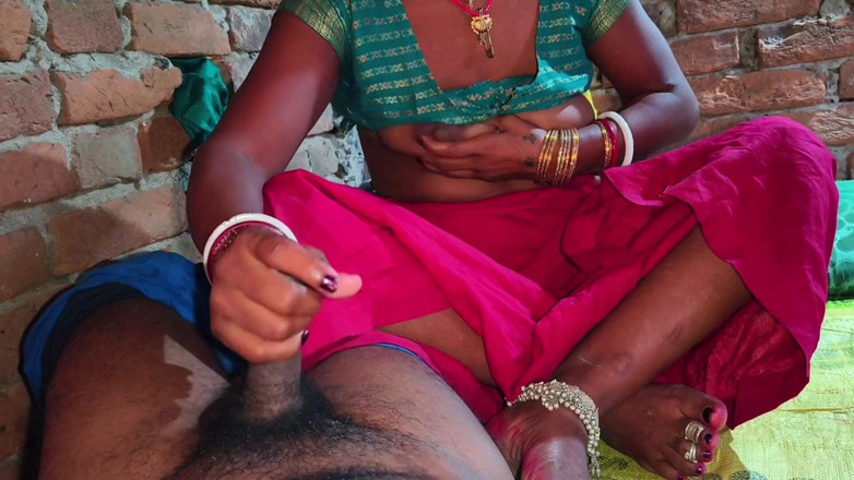Sumang studio: Indian Desi Village Suman Bhabhi Ne Bhaiya Ke Lund Pe...