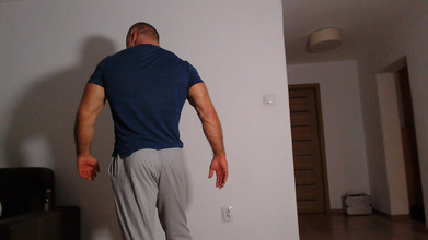 Dante no.1: Urso peludo se despindo masturbando e flexionando músculos