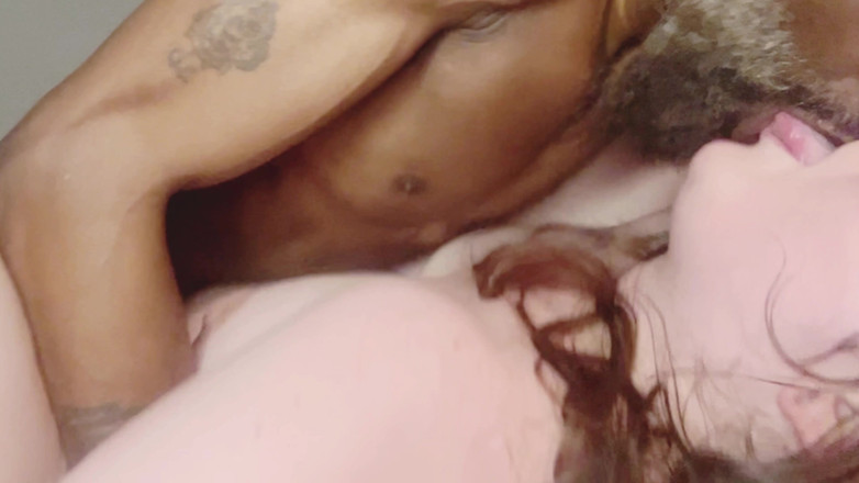 Thekookiejar: Zaczęła potrząsać swoją wielką białą dupą i natychmiast sprawiła, że jego...