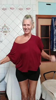 Sıcak Ev Hanımı Lukerya