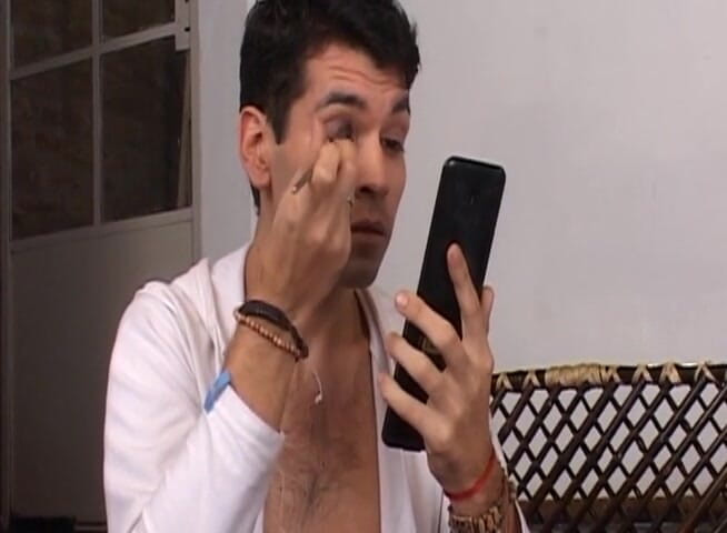 Bareback TV: Action de masturbation gay en solo
