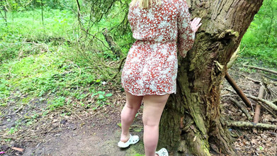 JessieHH: Creampie luar oleh orang asing di dalam hutan 4K