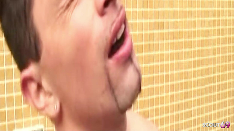 Shemale TS Collection: Wielki cyc shemale na basenie na wakacjach jebana analnie aż...