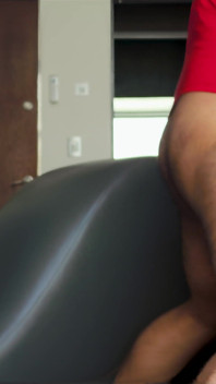 Eu Dou Um Tapa No Rosto Dela E Ela Me Oferece Sua Bunda Como Recompensa (parte 2)