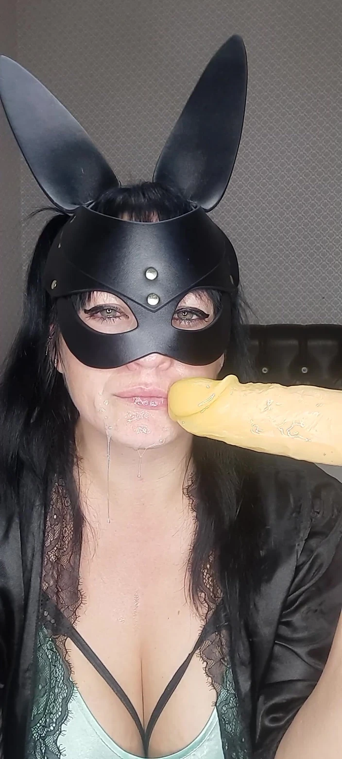 SexandAnal7: Sweet MILF Sucked a Big Dick with Saliva Well