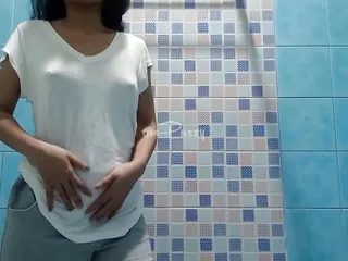 Adorable teen Filipina takes shower