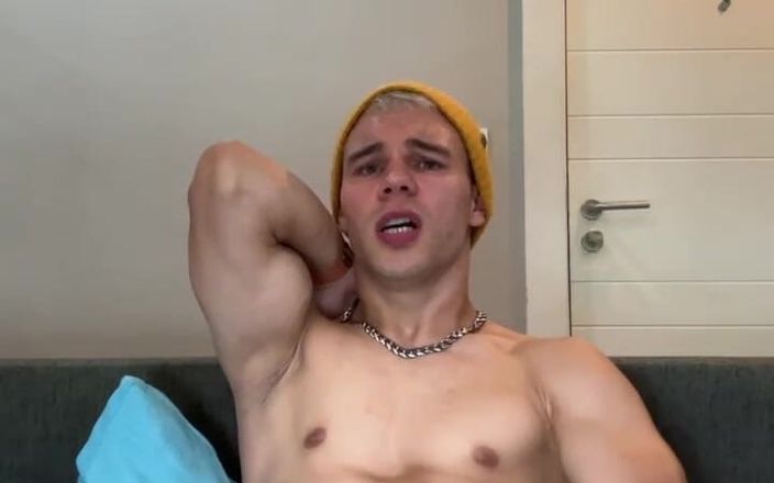 Max_Russell: Strong Boy Jerking off