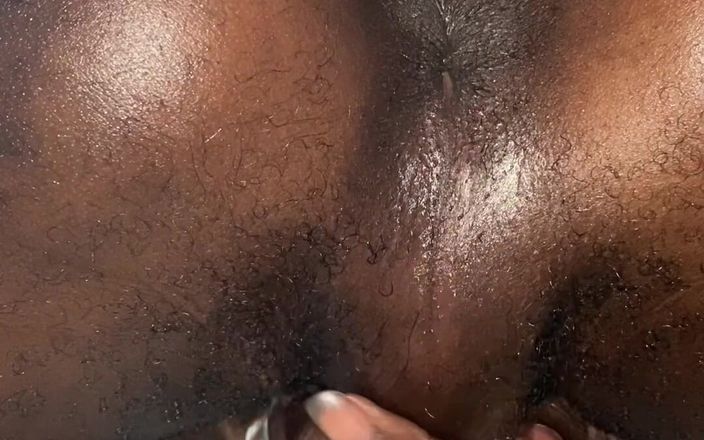 Slimniqqa: 私のお尻を指でファックするのを見て