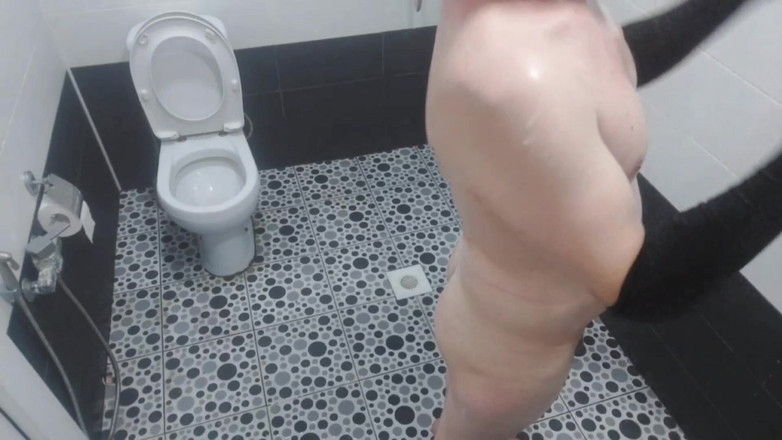 Kitty_Cross: Guardami mentre lo faccio