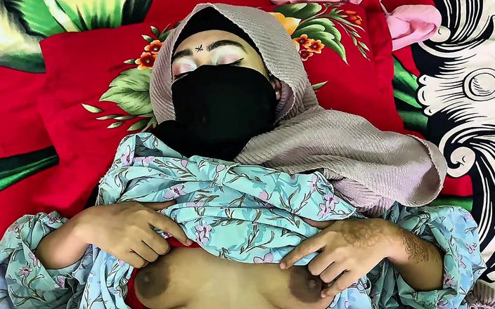 Riya Chowdhury: Sexe rapide avec ma demi-sœur sexy, sa chatte rose est...