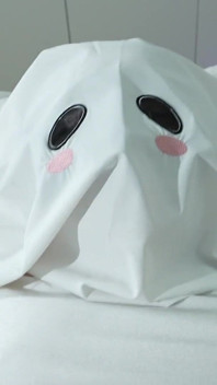 Ghost Si Intrufola Nella Tua Stanza per Svuotare Tutto Il Tuo Sperma