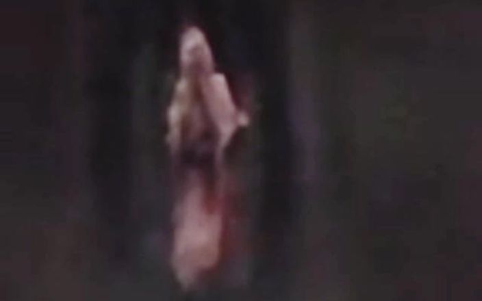 Me and my new slut: Napalona czarna Stepmmama masturbuje się podczas rozmowy wideo z FACETEM...