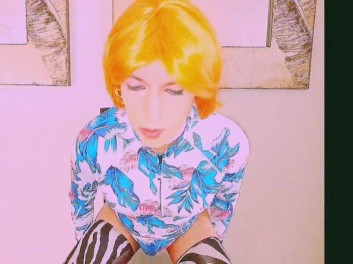 Tammy sissy slave: Tammysissy Masturbating