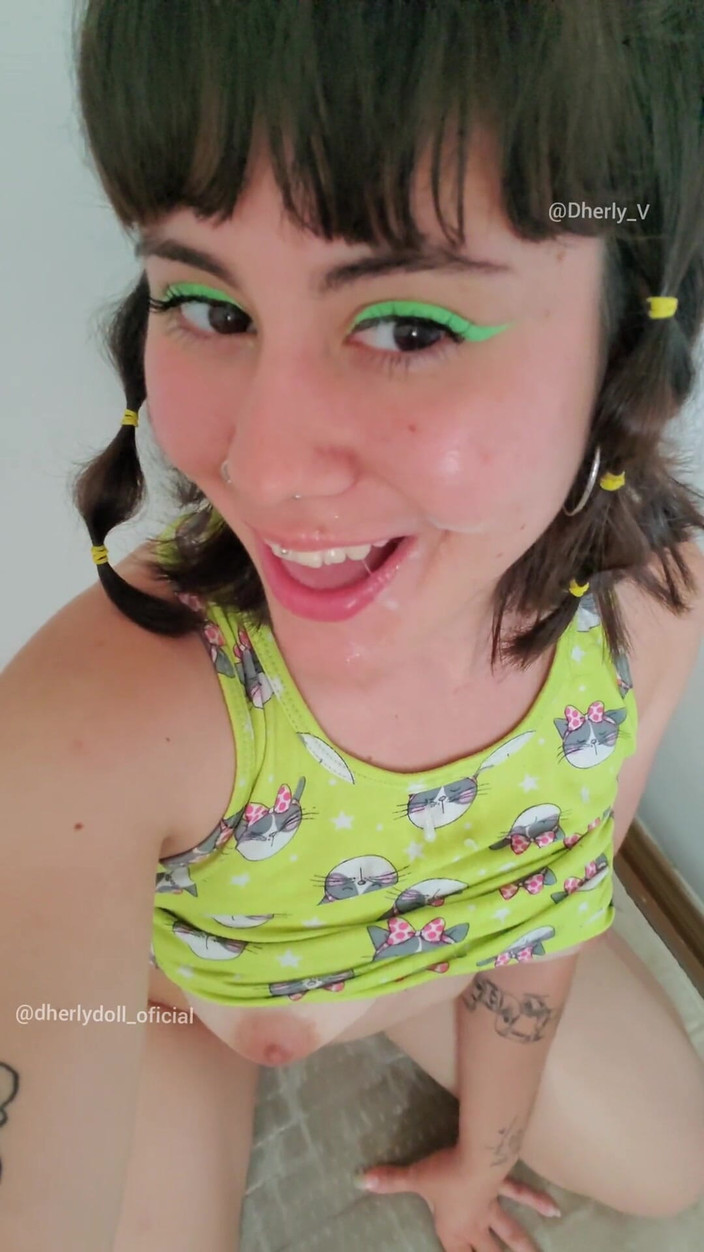 DherlyDoll: Heerlijke pijpbeurt om hem in mijn mond te laten klaarkomen,...