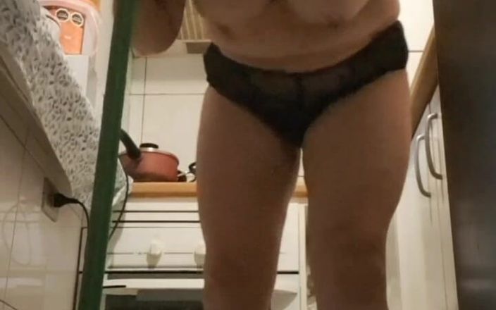 Mommy big hairy pussy: Schone keuken un topples