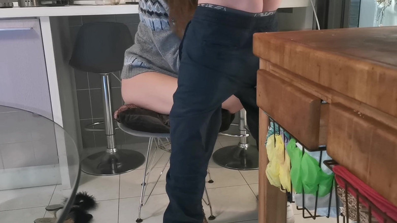 Yvonne: Khusus untuk Pencinta Tapak Kaki Nilon