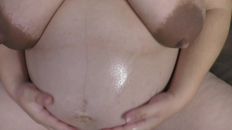 Milky Mari: 9-month pregnant wife do a oil massage for her sexy...