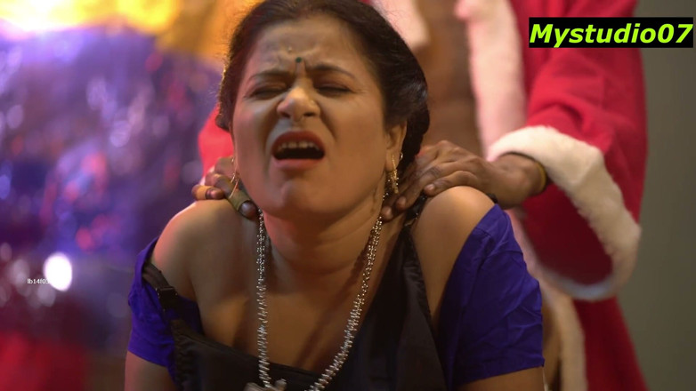 Indian Sex Movies: Capo mandami fuori e scopa la mia bella moglie! La...
