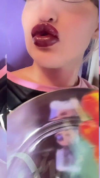 Pressate con gli occhiali sulla tua fronte - Asmr Into My Femme Clip di findom Goaldigger