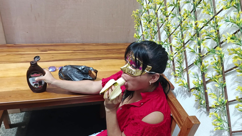 NEGRITA SEXY: 邻居来问我糖，我给了他比糖更好吃的东西