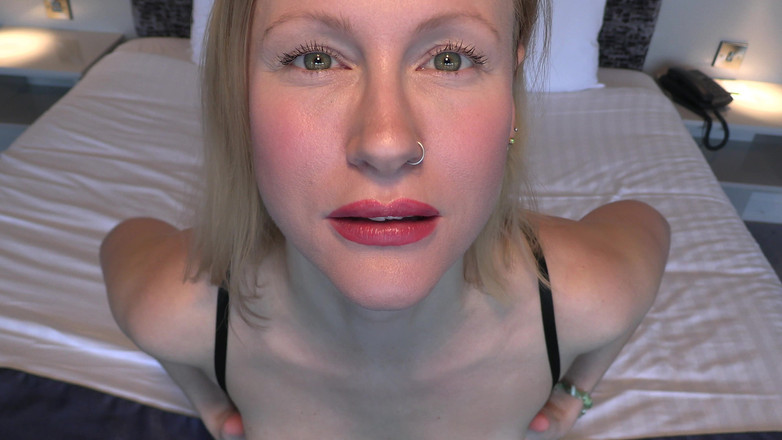 Blondehexe: Squirt di mulut saya