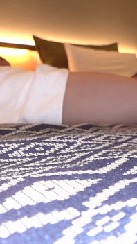 Část 2 Božská krása! Perfektní štíhlá manželka v intenzivním, tajícím POV šukání! Tři polykání výstřiků