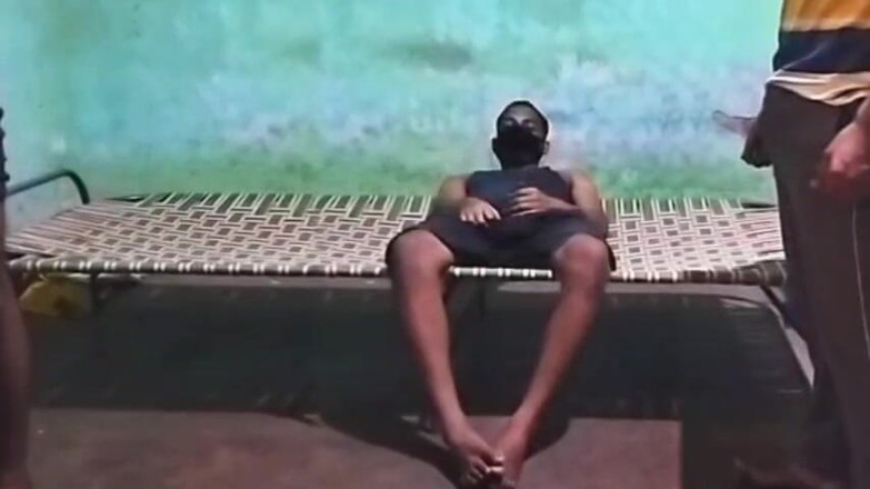 Desi Tits: Bokep gay chum threesome yang istrinya ditinggalin duluan, kami bakal...