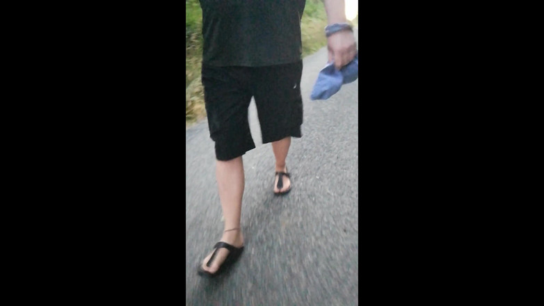Carmen_Nylonjunge: Afară și Despre cu picioare în ciorapi din nailon în Birkenstocks dimineața